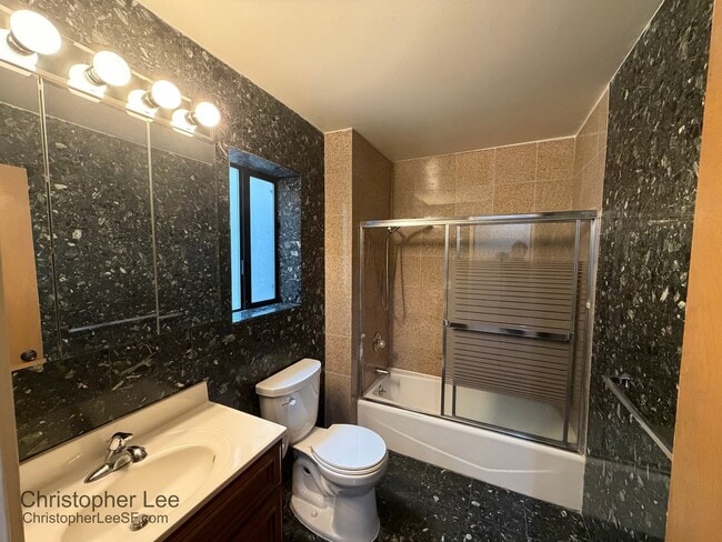 Photo - 512 Judah St Unit 2