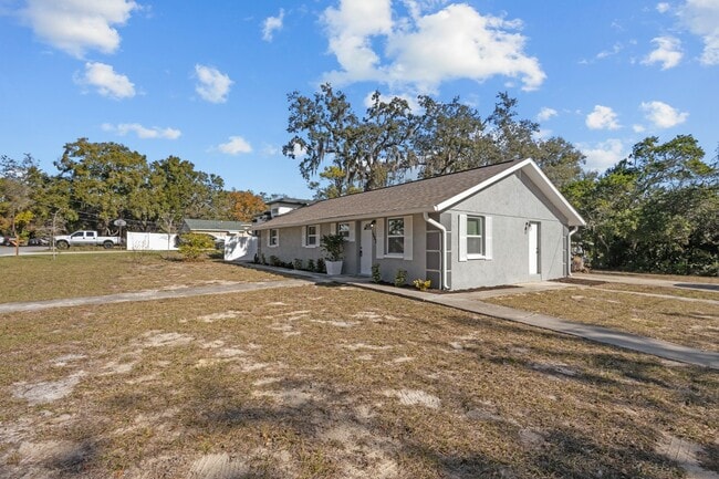 Building Photo - 1682 Wilmar Ave