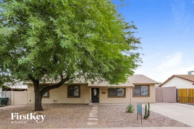 Building Photo - 3827 E Friess Dr