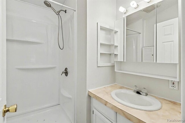 Photo - 1295 W Cook Rd