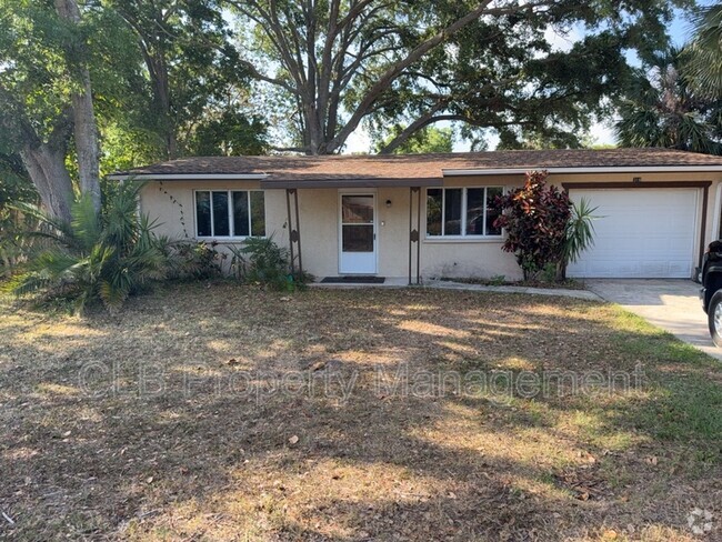 Building Photo - 316 Magnolia St Rental
