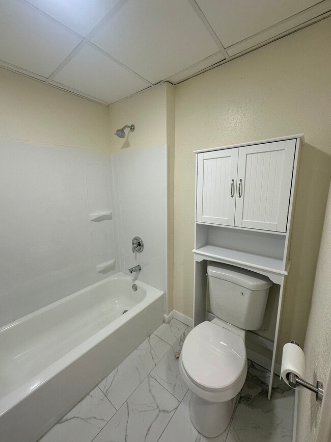 Photo - 823 N 5th St Unit Apartment C