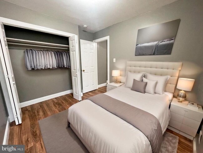 Photo - 1934 W Ontario St Unidad 2 REAR