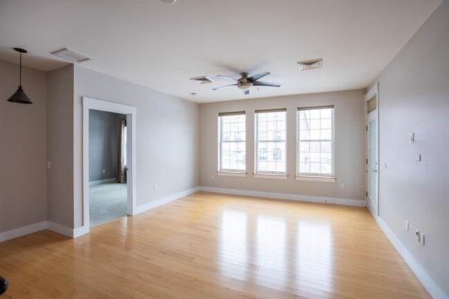 Photo - 60 Winooski Falls Wy Unit 1211