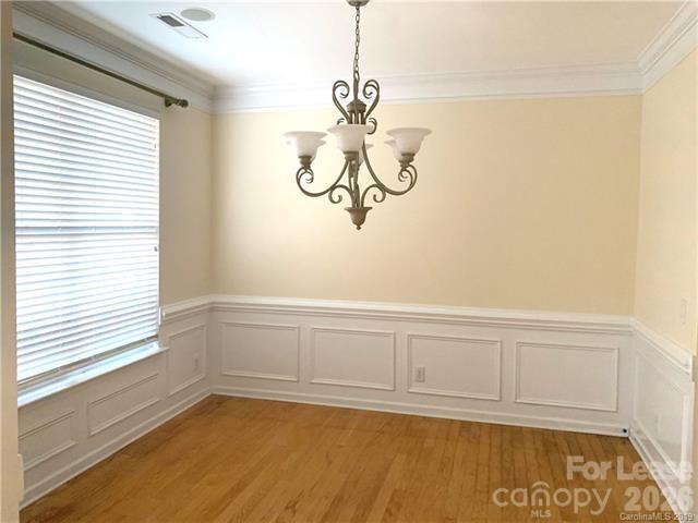 Photo - 9110 Scarcliff Ln