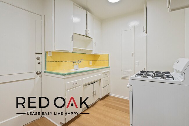 Photo - Cozy One Bedroom Walk-Up with Tons of Natu... Unidad 3