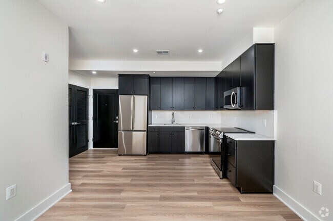 2BR, 1BA – 502SF - Kitchen - 1031 Kearny St NE