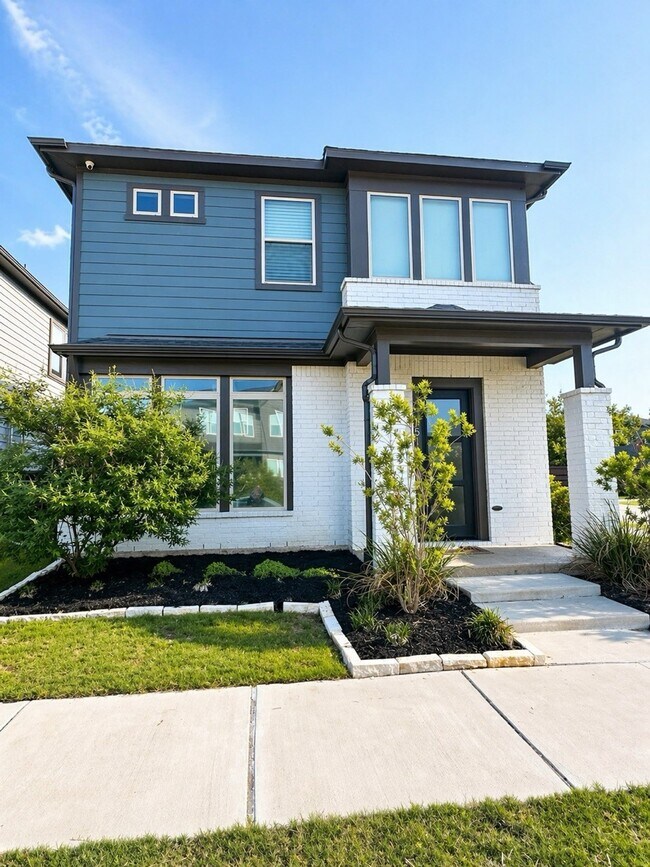 Building Photo - 15138 Tenacious Dr