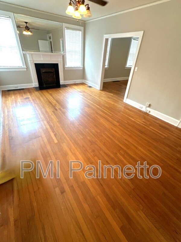 Photo - 1419 Axtell Dr