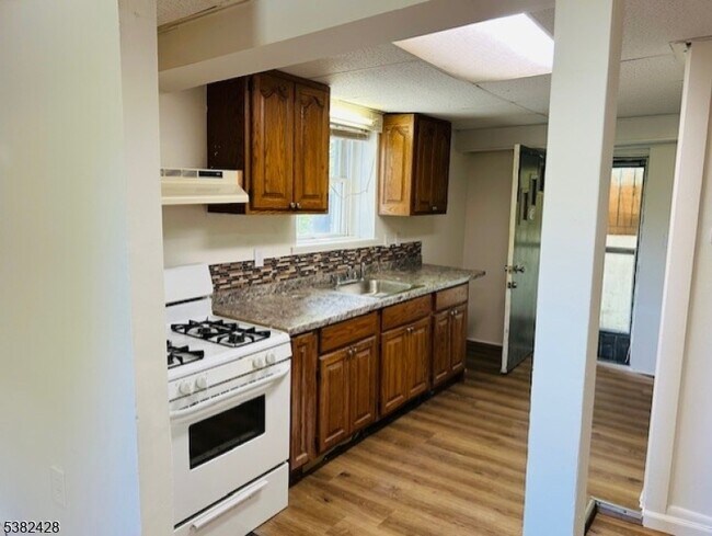 Building Photo - 30 Andrea Dr Unit 7 Rental