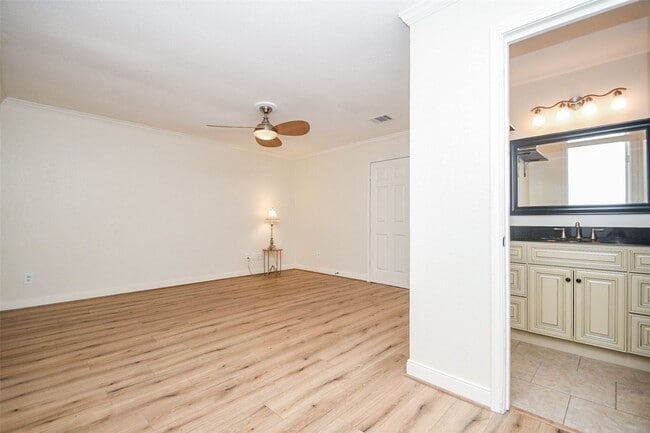 Building Photo - 710 N Fork Ct