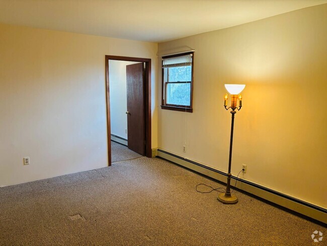 Building Photo - 11 3rd St Rental