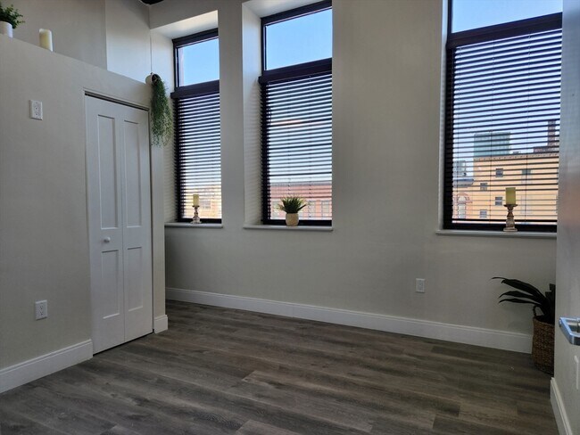 Photo - 13 Sudbury St Unidad 205