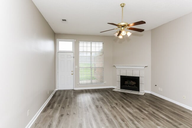 Photo - 1142 Red Fern Cir W