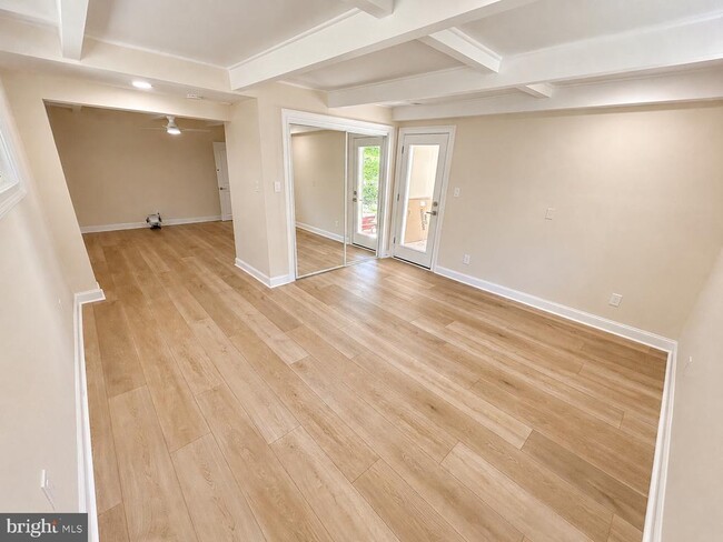 Photo - 425 Woodhill Rd