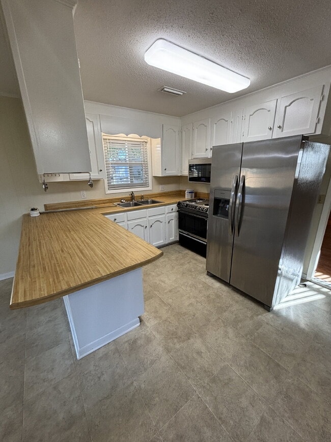 Photo - 761 Bob Hall Rd