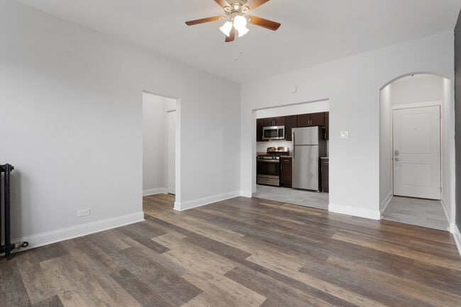 Photo - 1608 W Sherwin Ave Unit 211