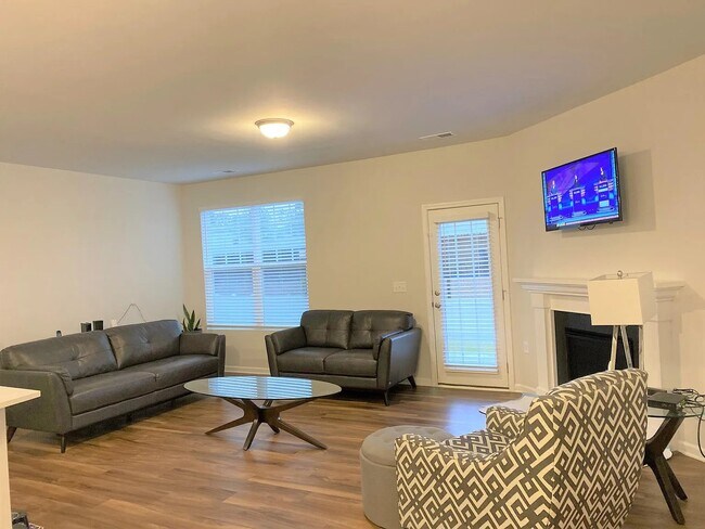 Photo - 6185 Beale Loop