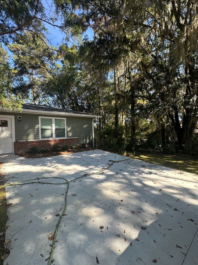 Photo - Newly remodeled 4/2 in the Eastgate Commun...
