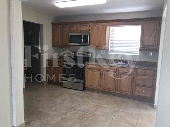 Photo - 240 N 69th Way