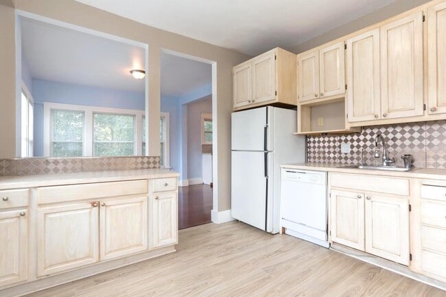 Photo - 6006 5th Ave NE