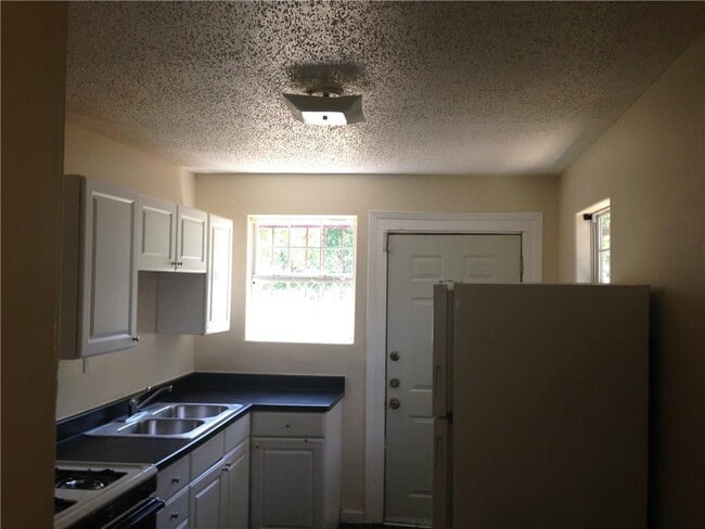 Photo - 1704 Tillery St
