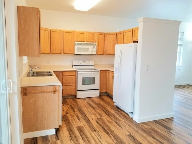 Photo - Beautiful Spacious House- Near Harvest Creek!