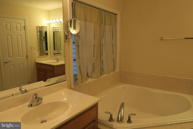 Photo - 725 Ridgemont Ave