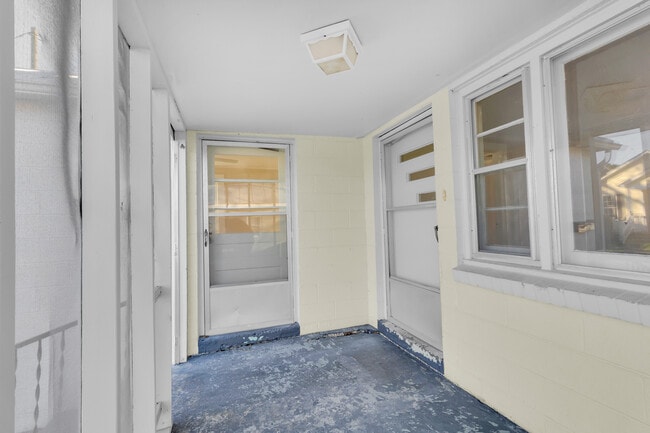 Photo - 211 Lawson St