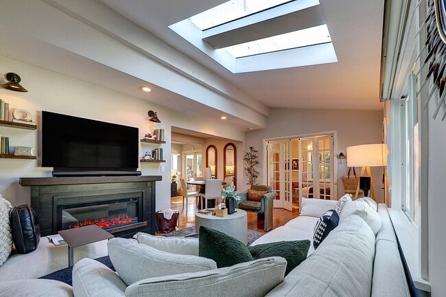 Photo - 8326 Ridpath Dr