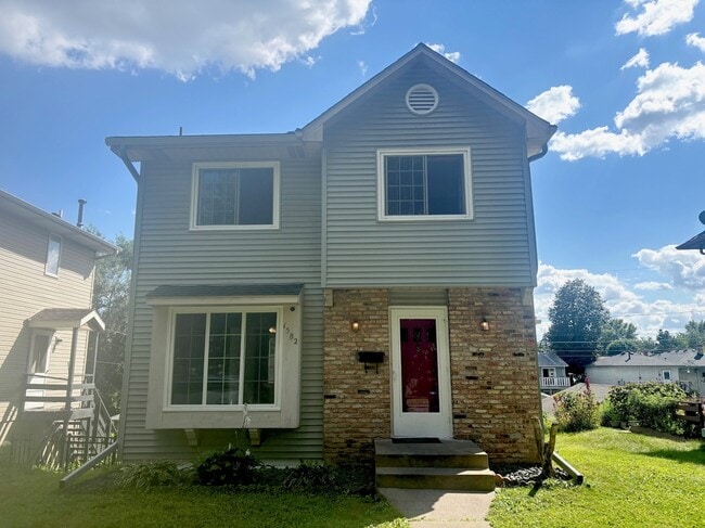 Photo - 1582 Reaney Ave House