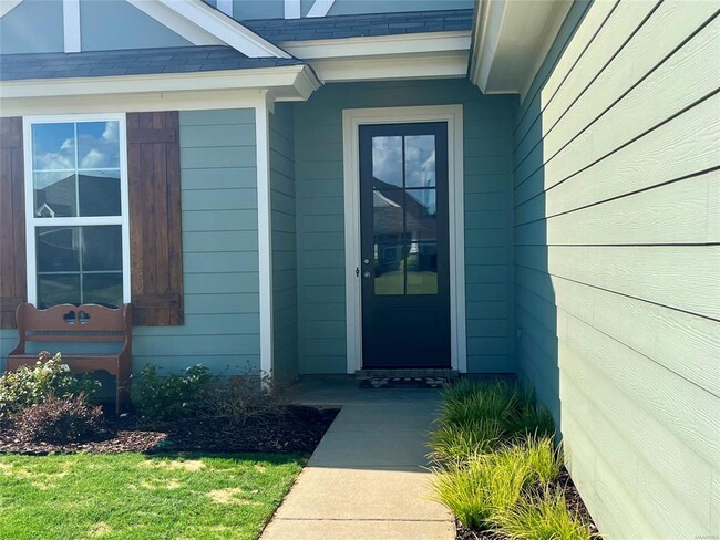 Photo - 876 Hedgefield Way