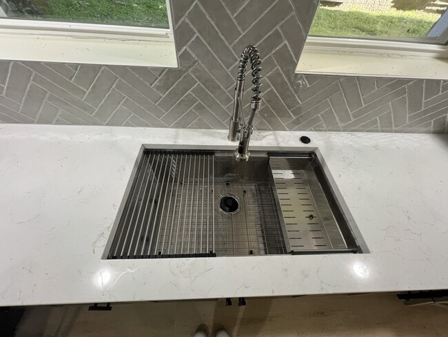 Photo - 1305 N Austin Blvd