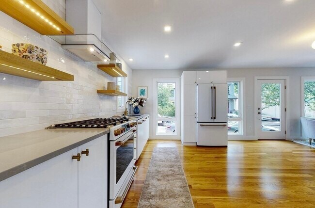 58 Lincoln St Unit 2