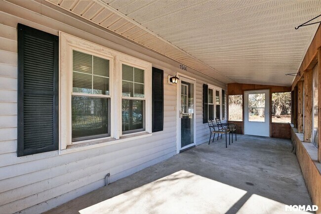 Photo - 1544 31st St Ct SE