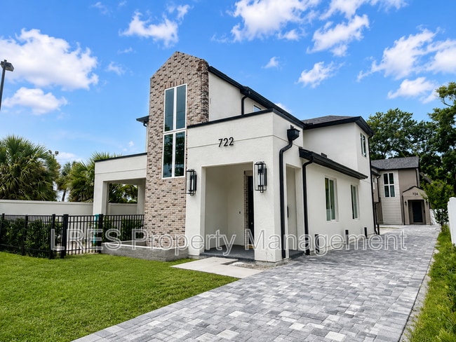 Photo - 722 Ellwood Ave