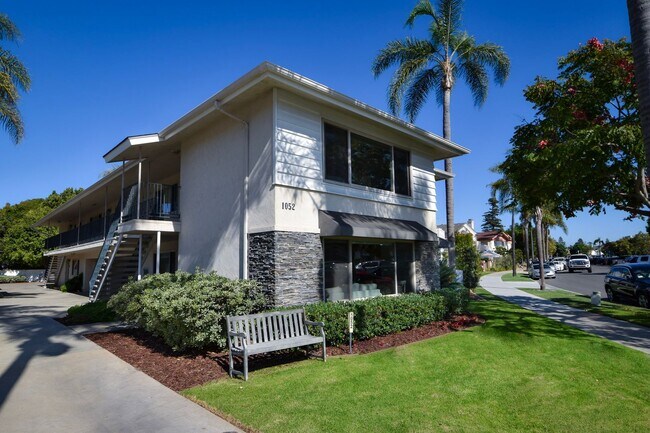 Building Photo - 1052 Isabella Ave Unit Vacation Rental