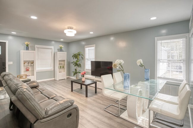 Dining - 39 Quarry St