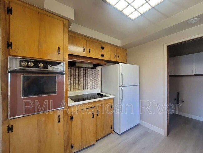 Photo - 625 Elizabeth St