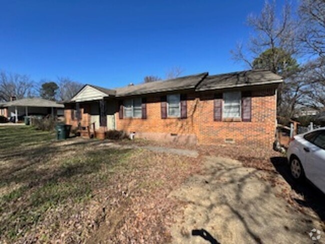 Building Photo - Three Bedroom / One Bath Frayser Home