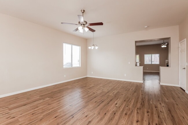 Photo - 1534 W Churchill Pl