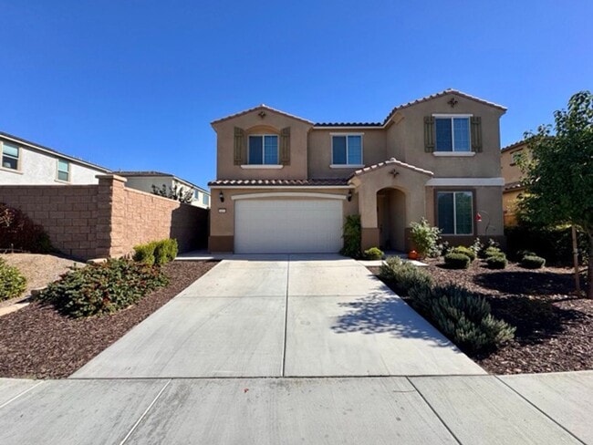 Building Photo - Welcome to this stunning two-story home located in the desirable Spencers Crossing community of M...