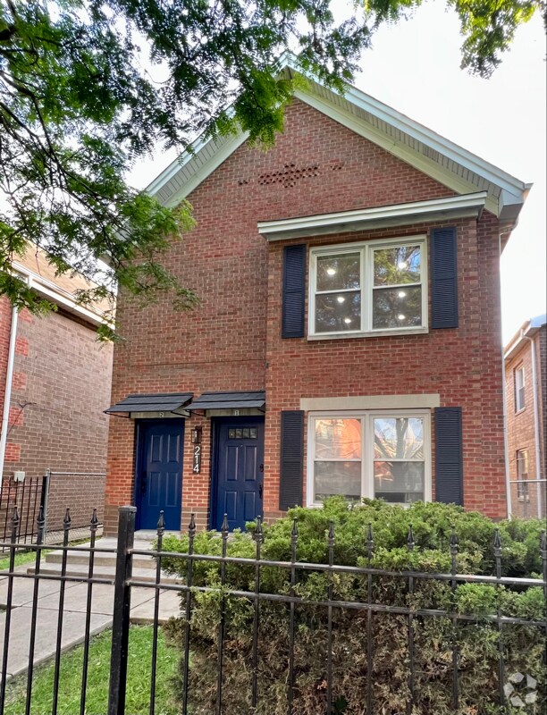 Building Photo - 214 S Leavitt St Rental