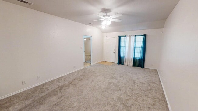 Photo - "Spacious Comfort Awaits: 3-Bedroom, 2-Bathroom Duplex Gem in Gatesville, TX!" Unit A
