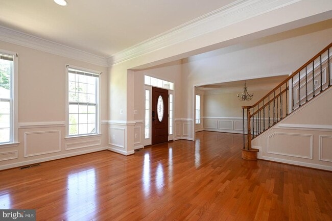 Photo - 5313 Queensberry Ave