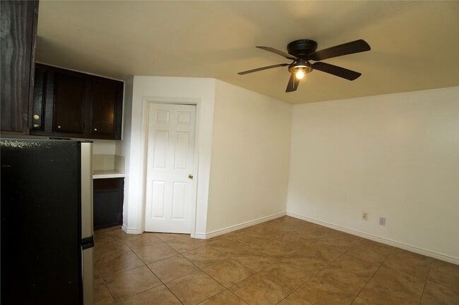 Photo - 6741 Ave E