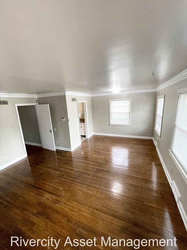 A Must See Duplex, Comes With New Fridge!!!!!