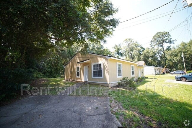 Building Photo - 6315 N Placid Pl Rental