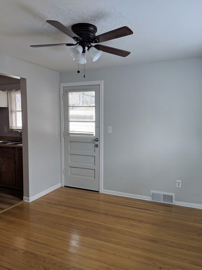 Photo - Beautiful and Spacious 4 Bedroom House nex...