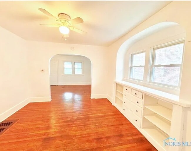 Photo - 2149 Alvin St